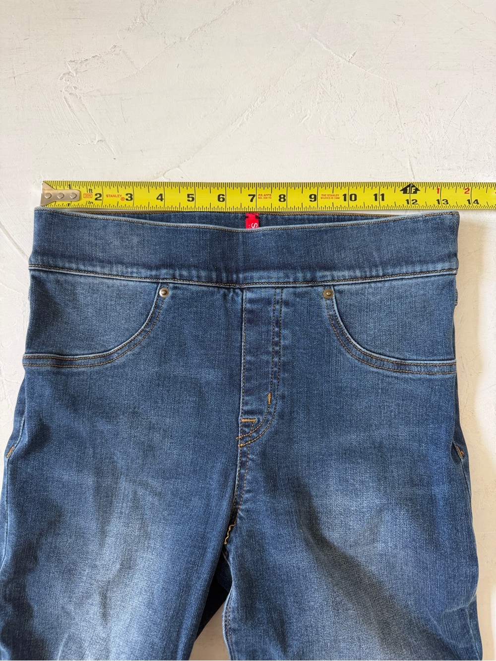 Spanx Women's Medium Wash Distressed Blue Skinny Jeans Raw Hem Size SP - Picture 8 of 9
